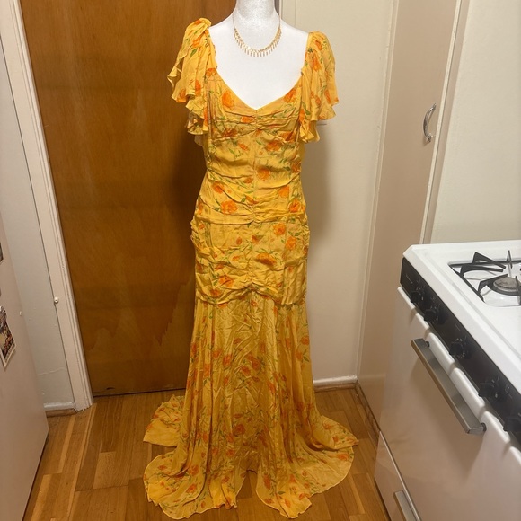 De La Vali Dresses & Skirts - De La Valí Sevilla Apricot Floral Maxi Dress